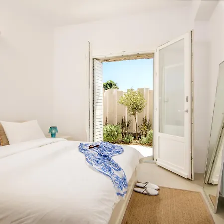 Beachfront House 50m From The Villa *